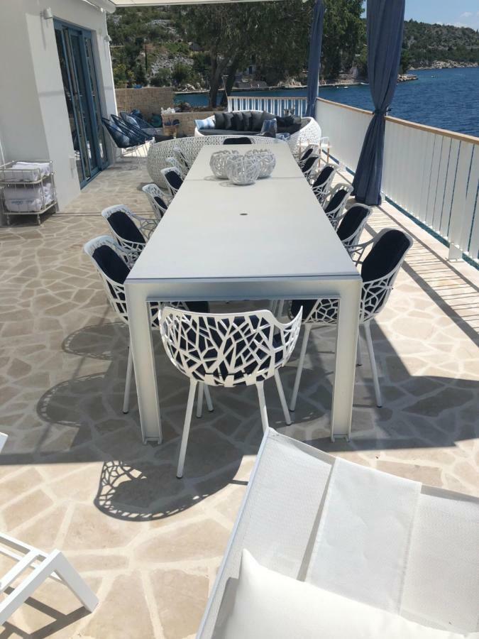 Villa Beline Direct Aan Zee, Verwarmd Zwembad En Sauna Tribanj-Kruscica Exterior foto